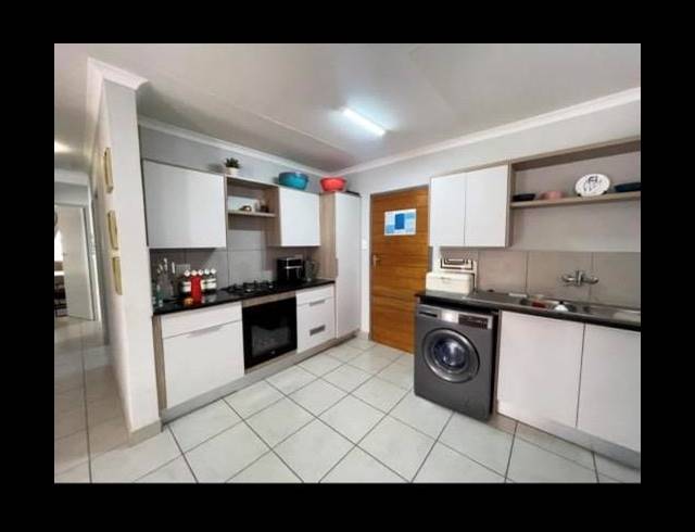 3 BEDROOM HOUSE FOR SALE IN SKY CITY